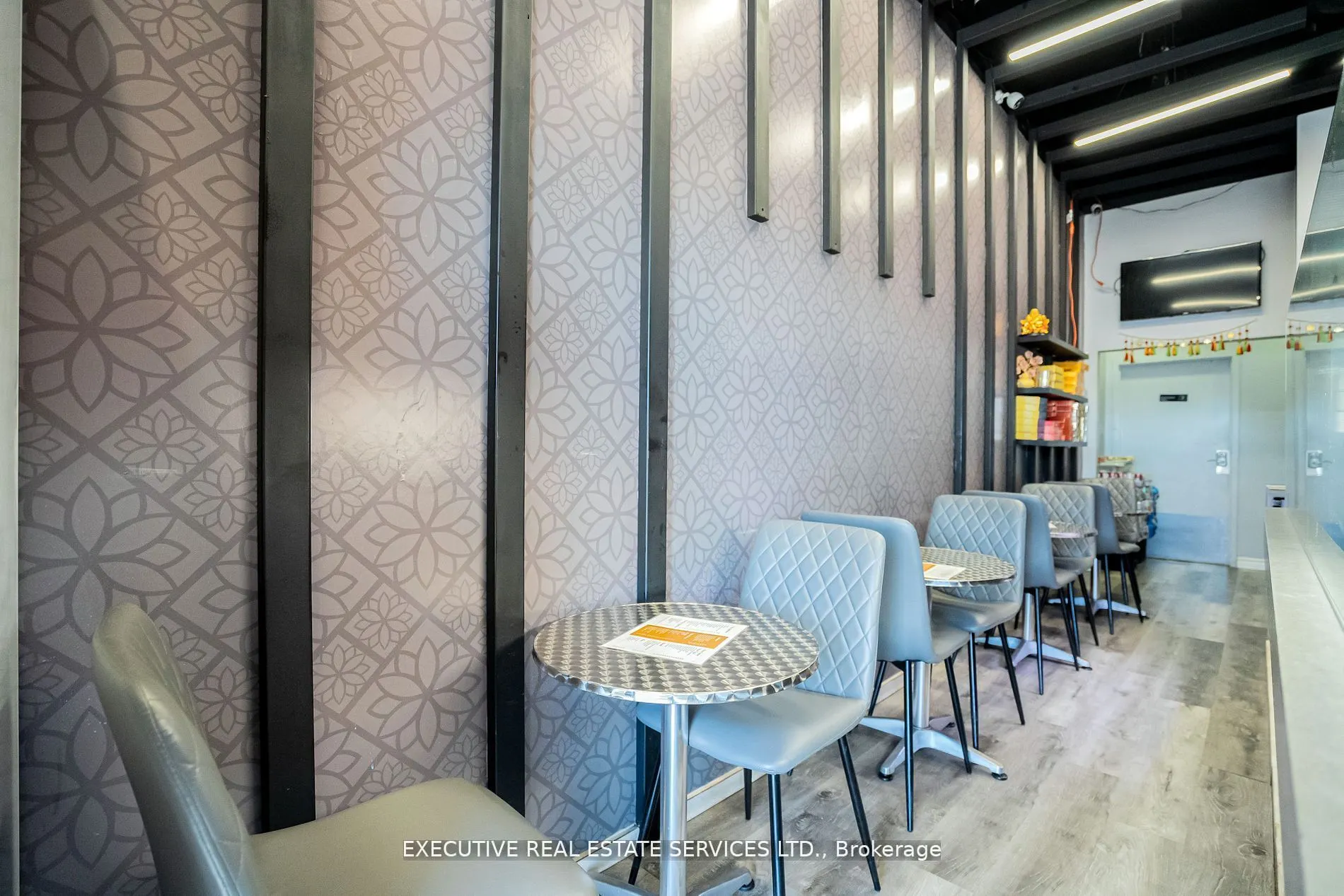 478 Dundas Street W, #7