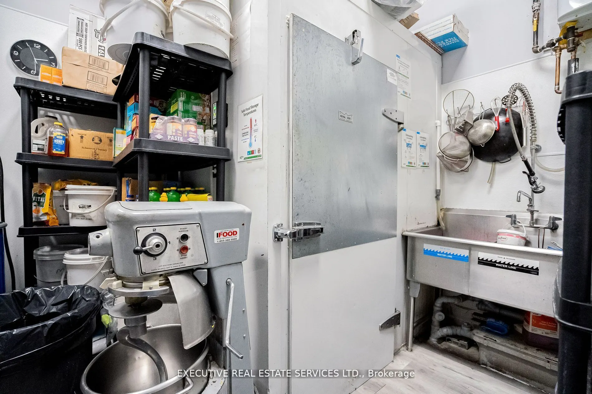 478 Dundas Street W, #7