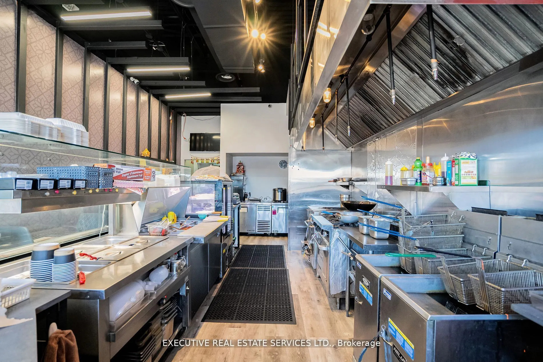478 Dundas Street W, #7