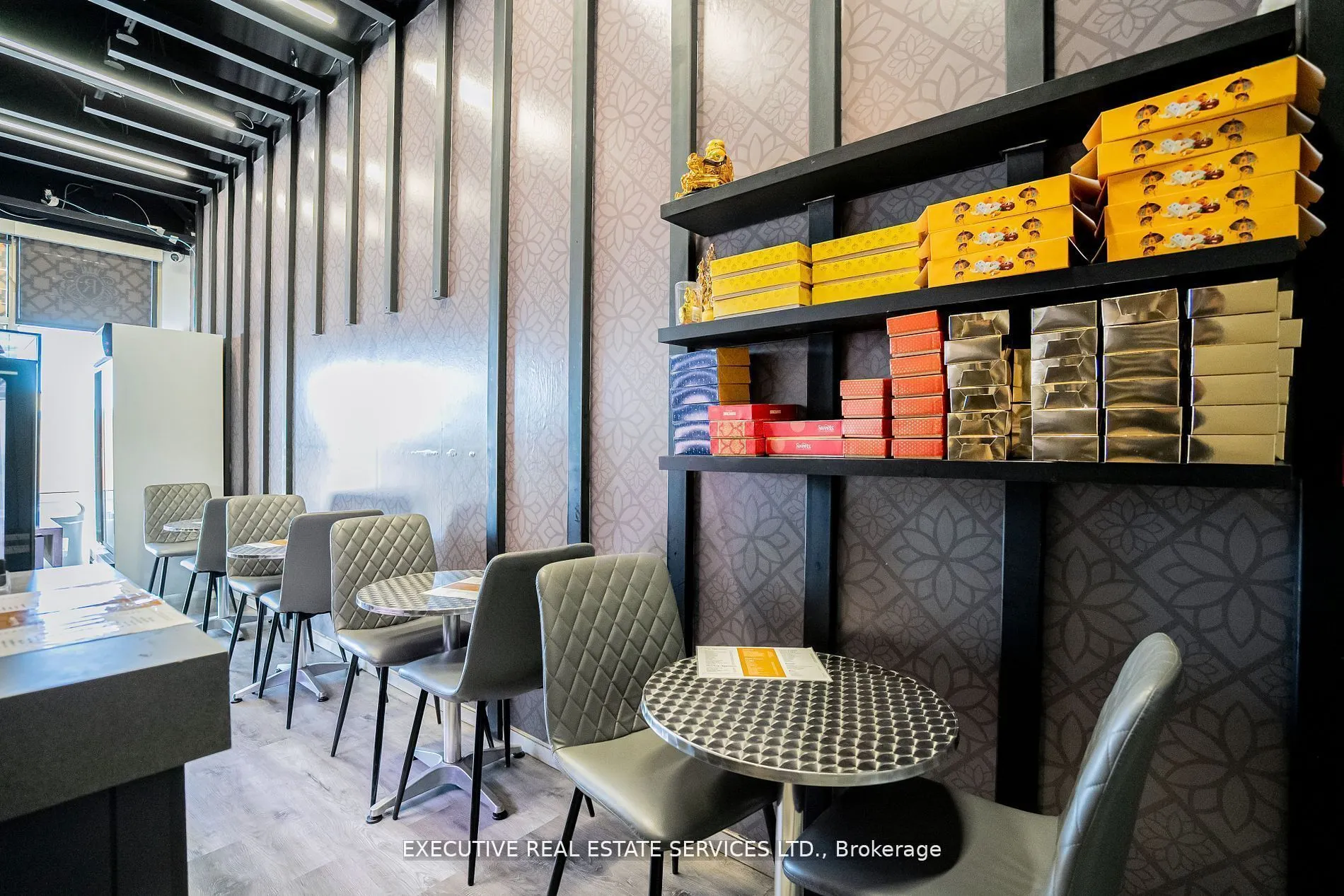 478 Dundas Street W, #7