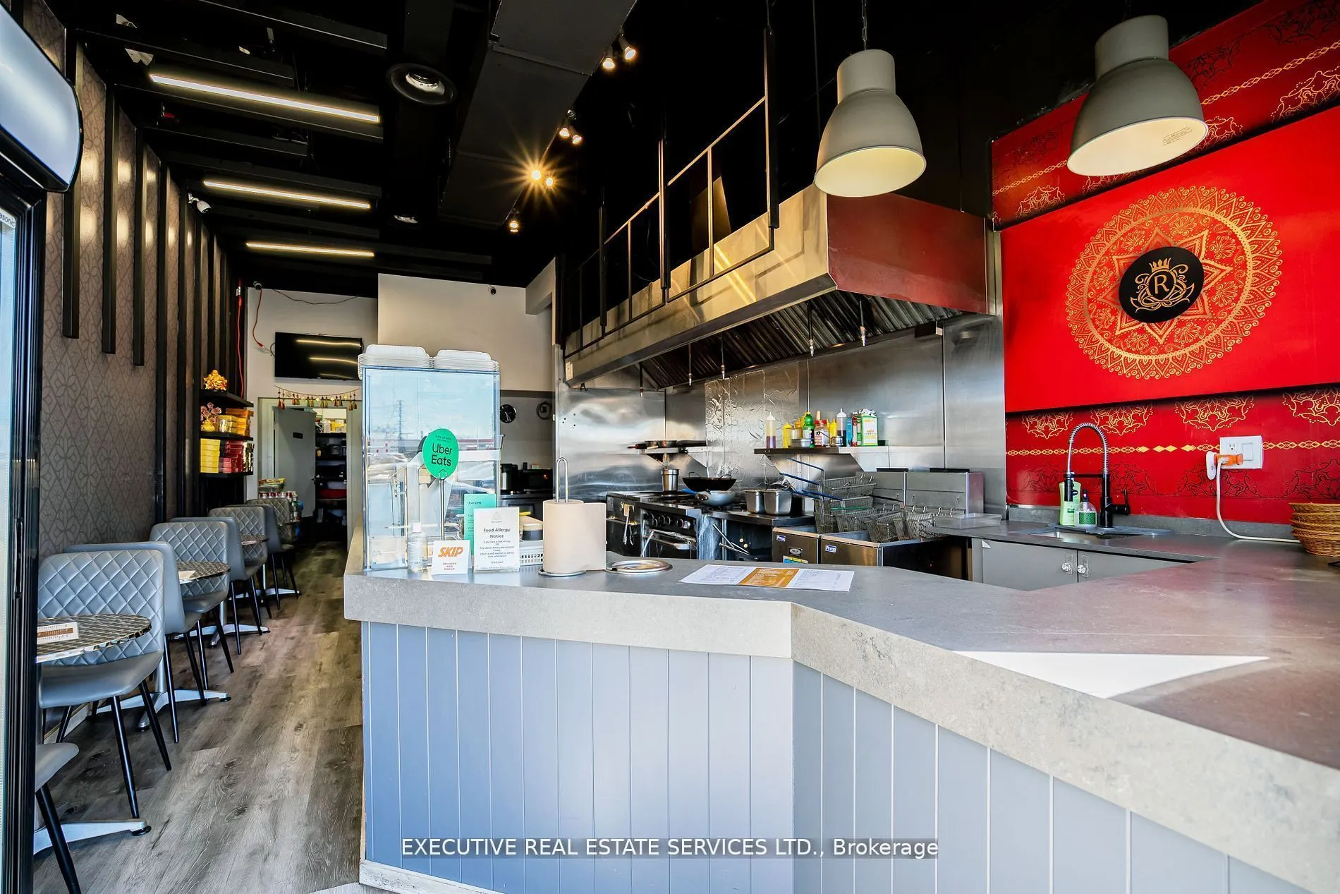 478 Dundas Street W, #7
