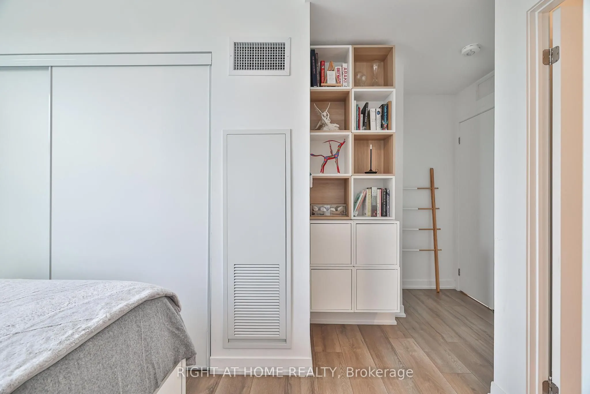 1787 St Clair Avenue, #720