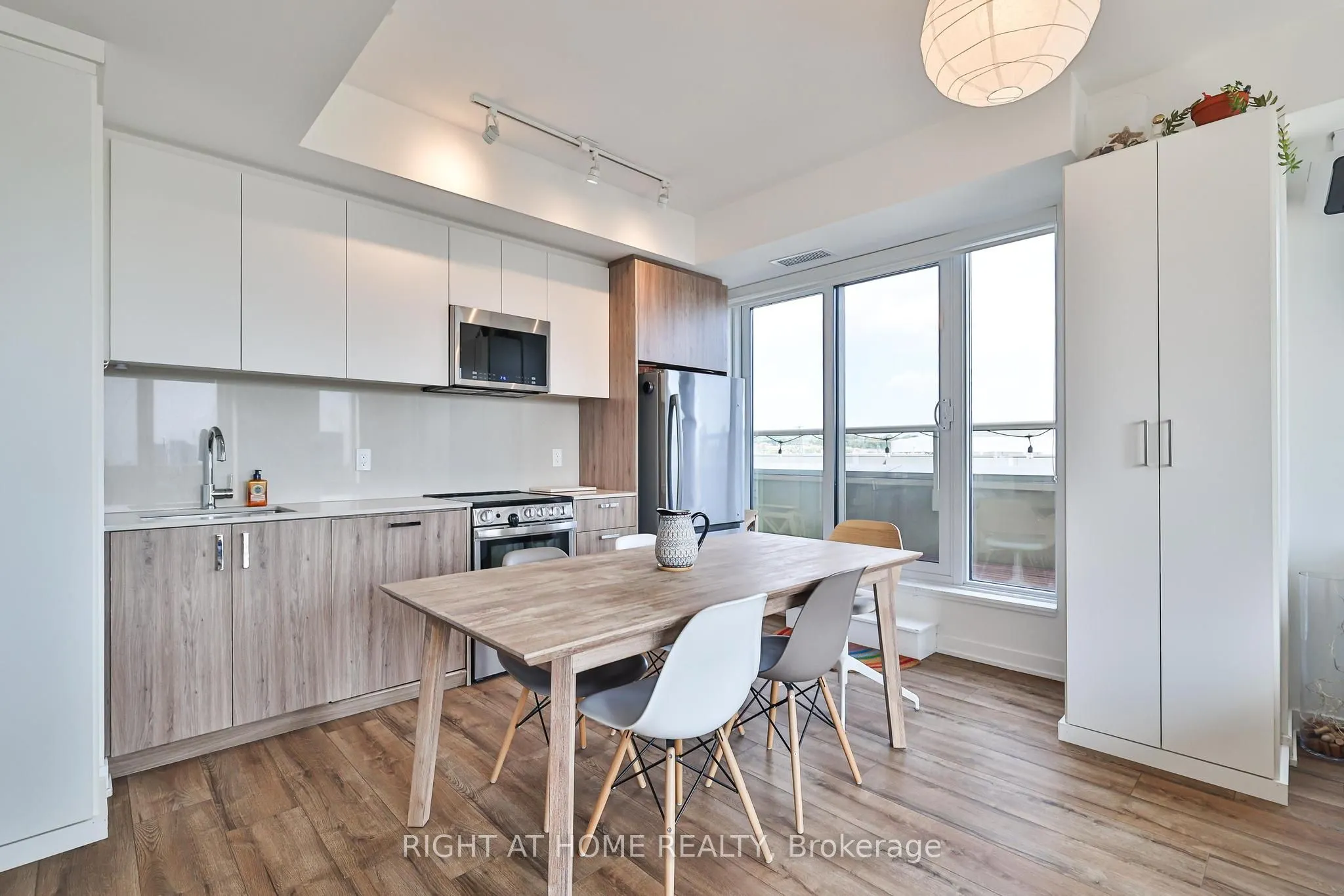 1787 St Clair Avenue, #720