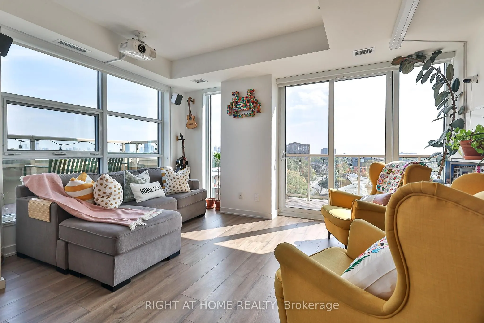 1787 St Clair Avenue, #720