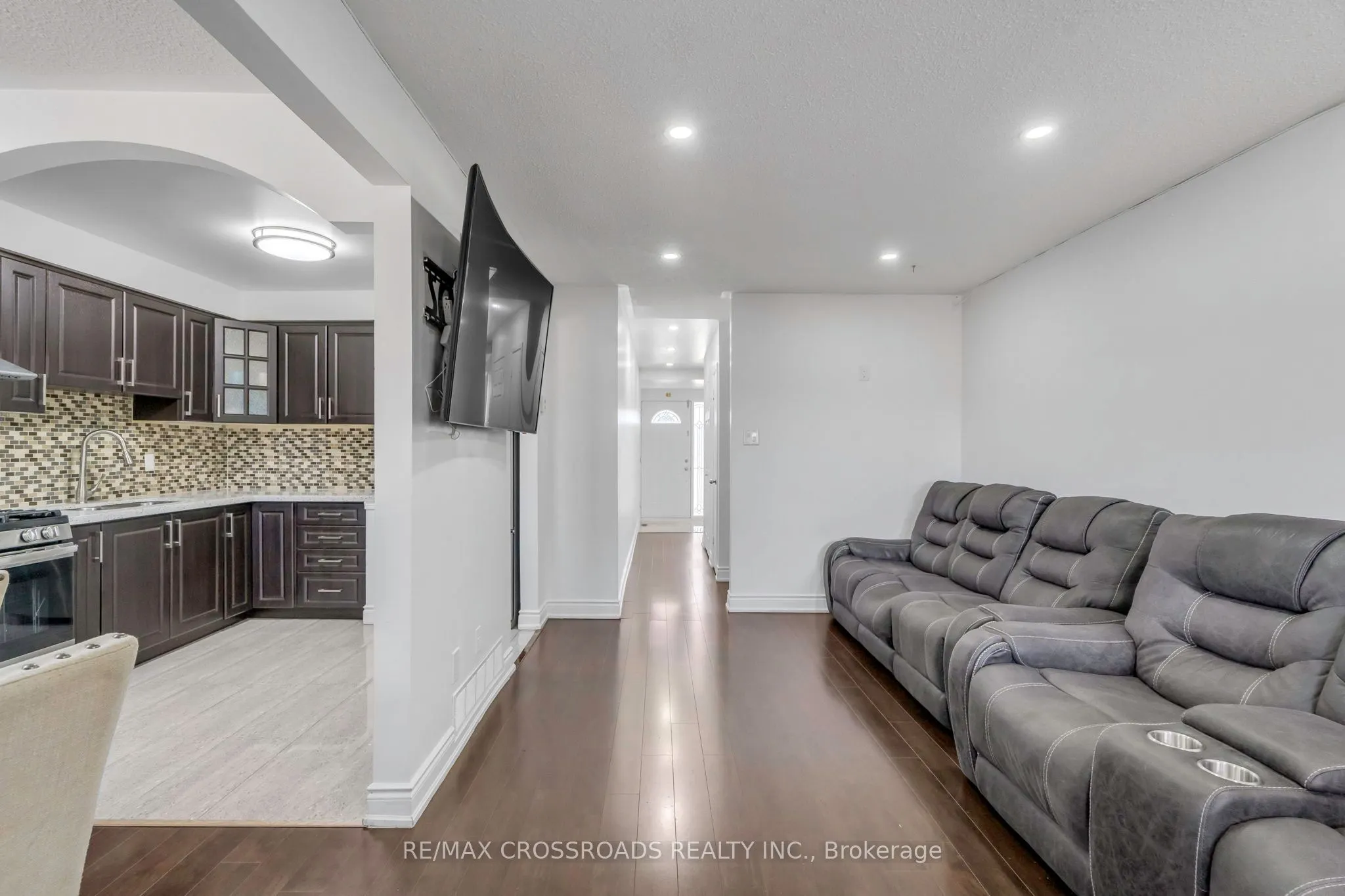 7450 Darcel Avenue, #12