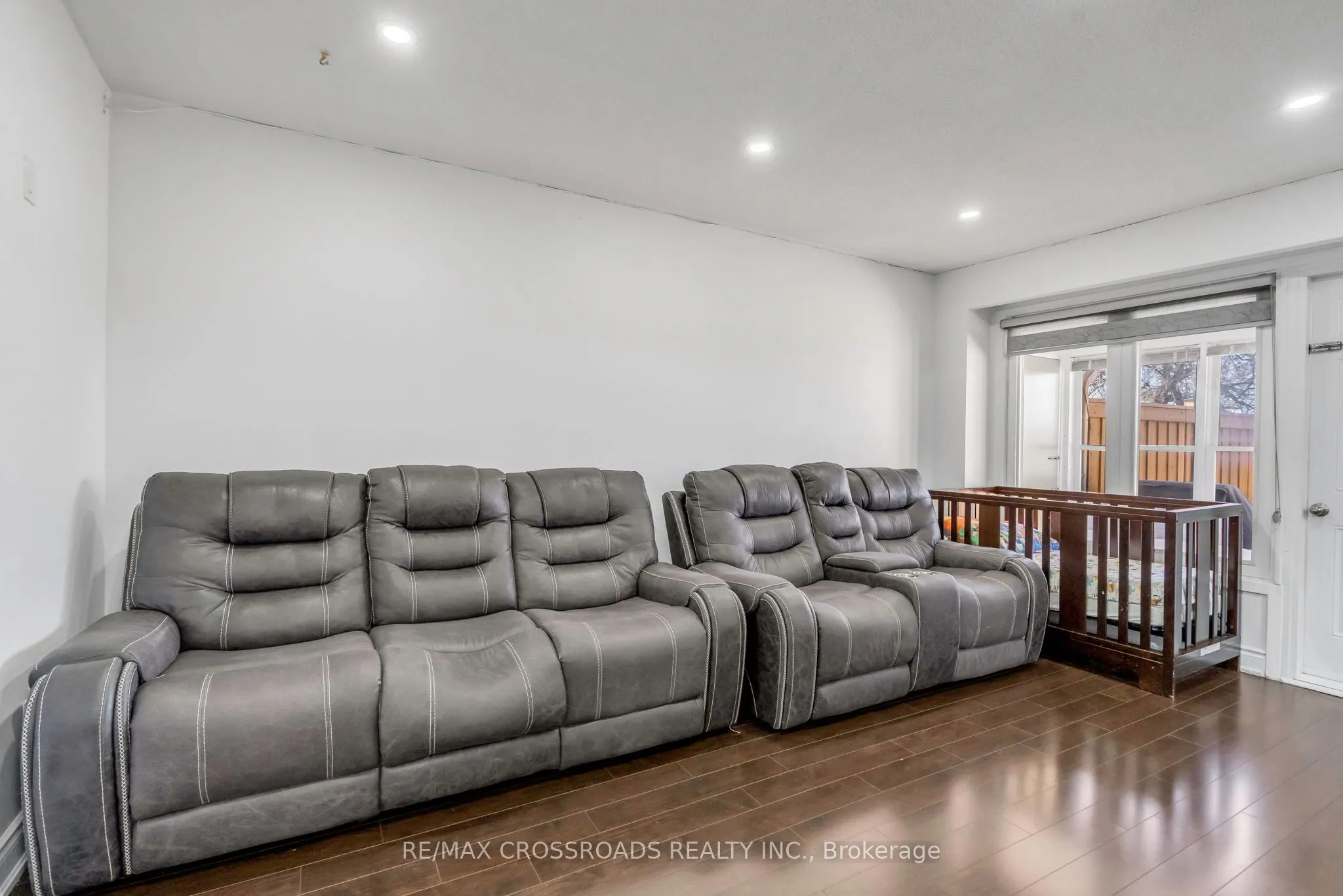 7450 Darcel Avenue, #12