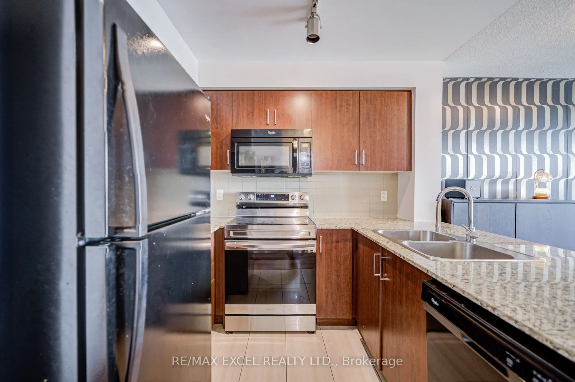 80 Esther Lorrie Drive, #617