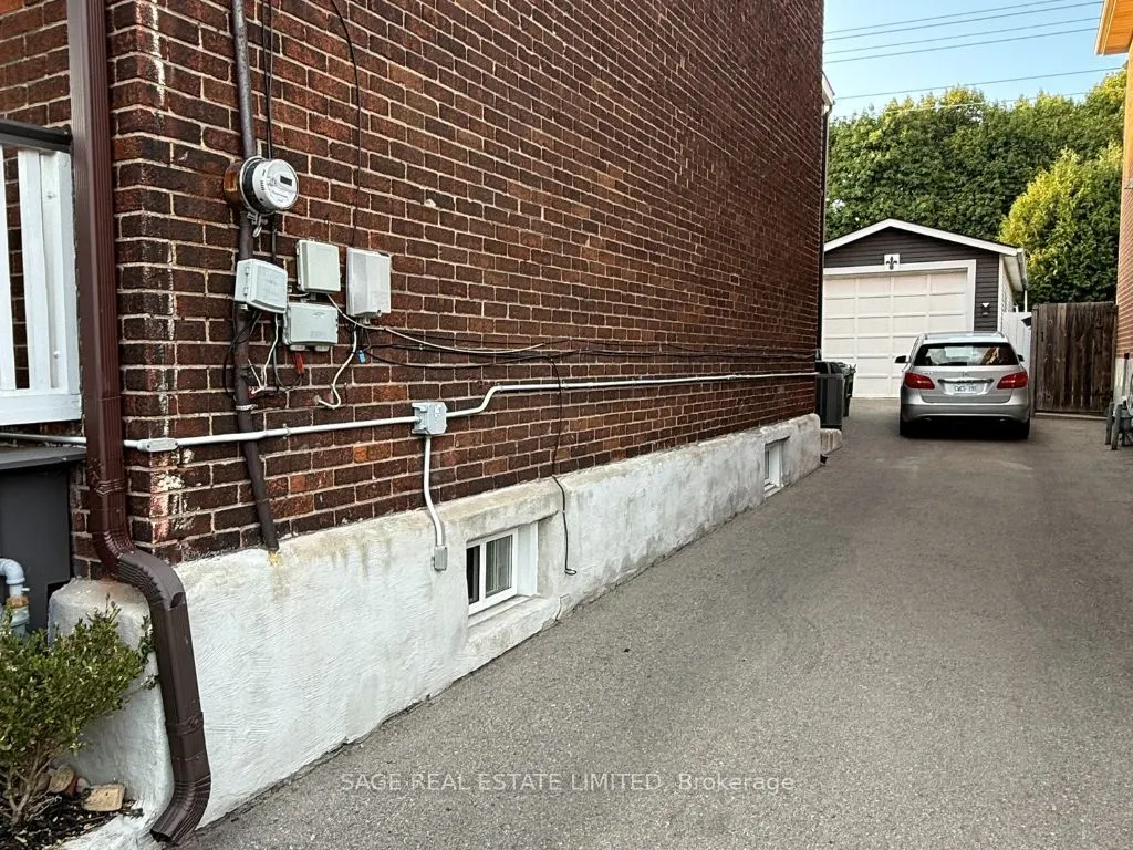 130 Eileen Avenue, #LOWER