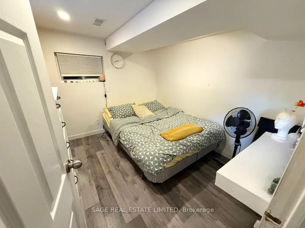 130 Eileen Avenue, #LOWER