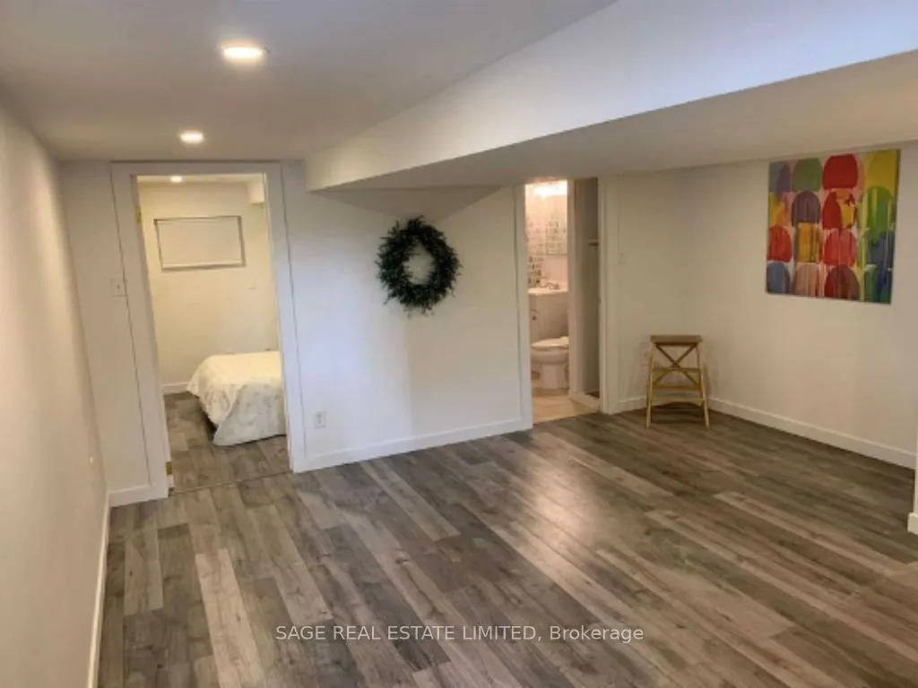 130 Eileen Avenue, #LOWER