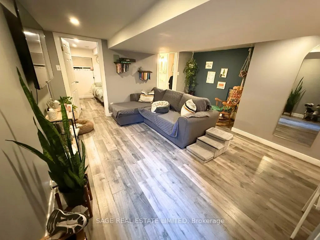 130 Eileen Avenue, #LOWER