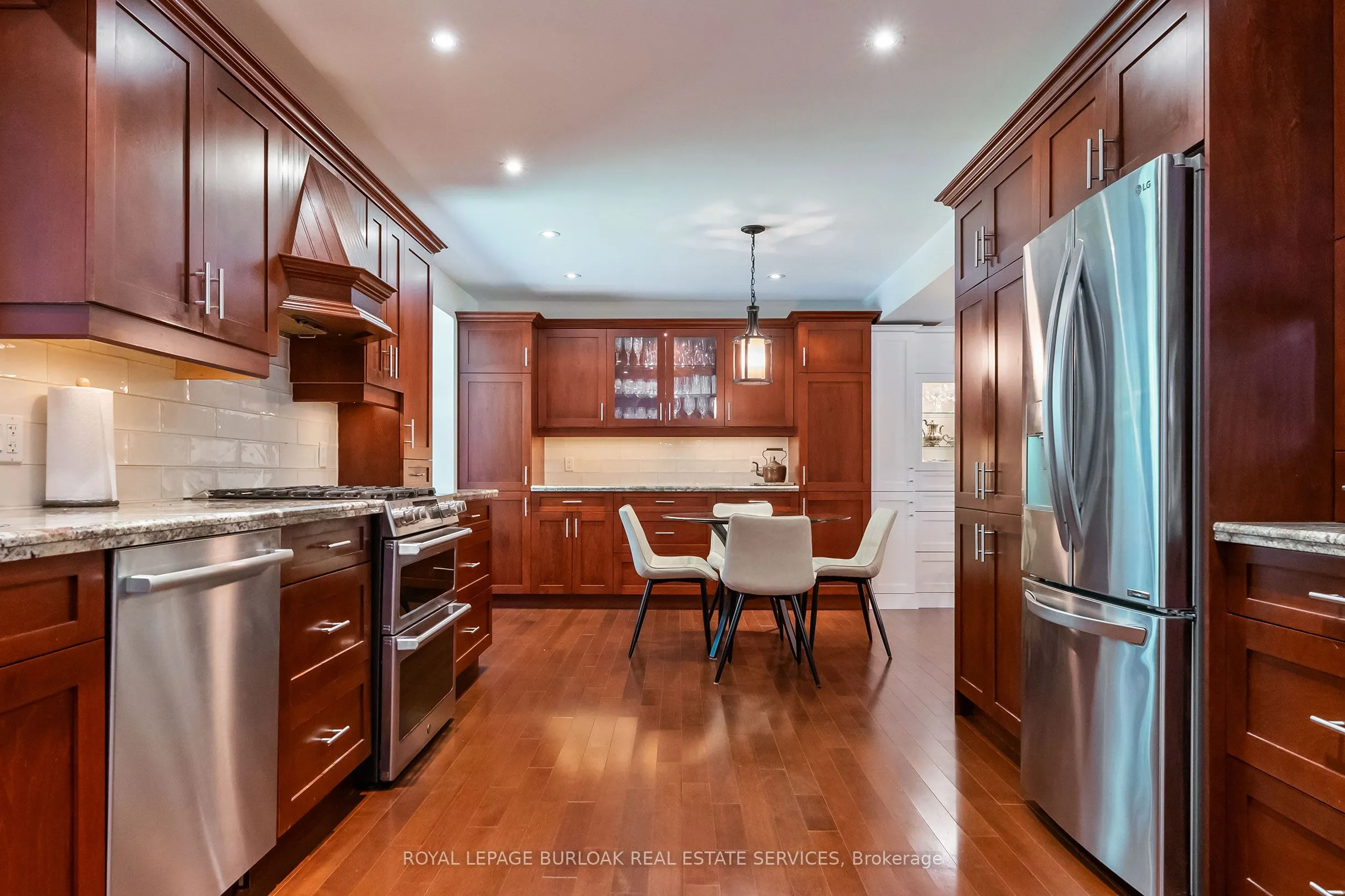 1318 Hillview Crescent
