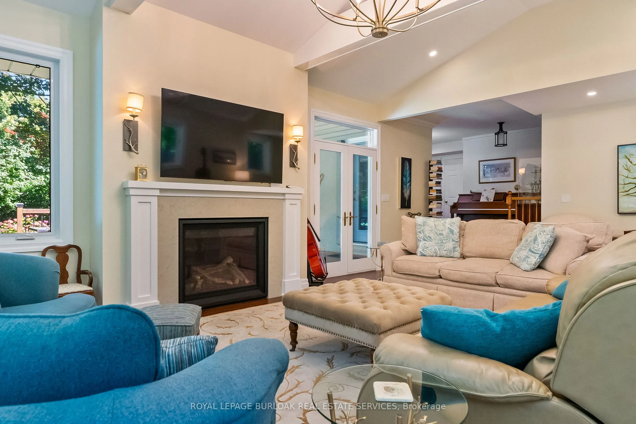 1318 Hillview Crescent