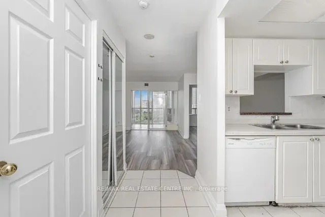 285 Enfield Place, #1207