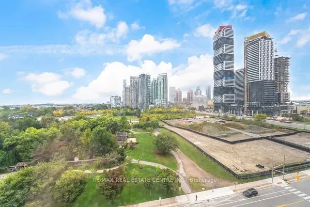 285 Enfield Place, #1207