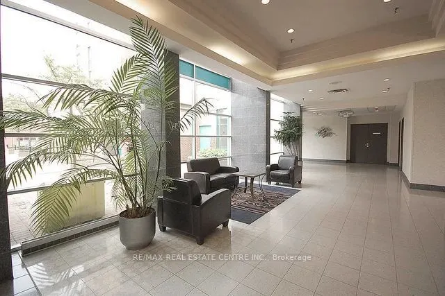 285 Enfield Place, #1207