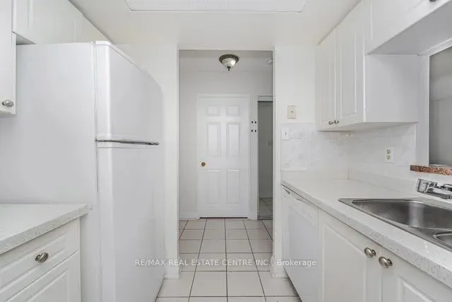 285 Enfield Place, #1207