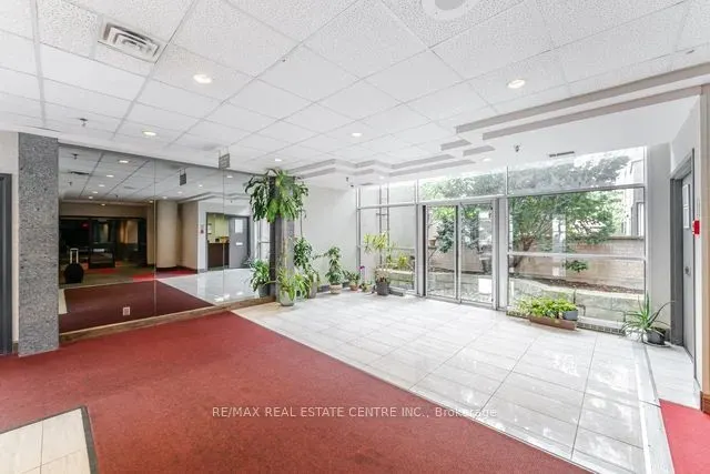 285 Enfield Place, #1207