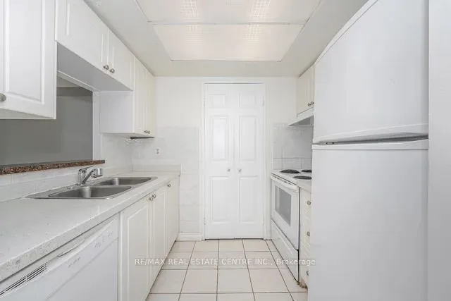 285 Enfield Place, #1207