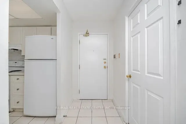 285 Enfield Place, #1207