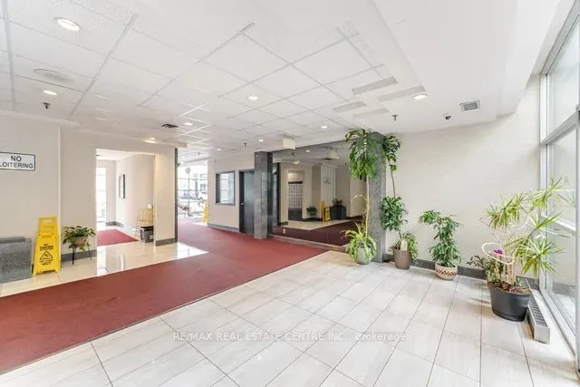 285 Enfield Place, #1207