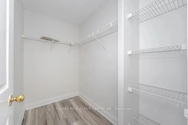 285 Enfield Place, #1207