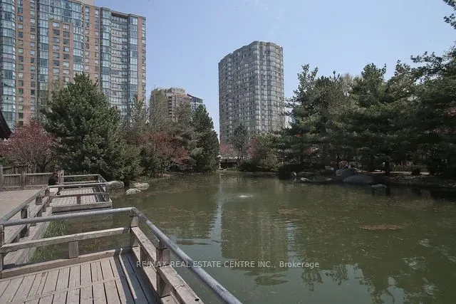 285 Enfield Place, #1207