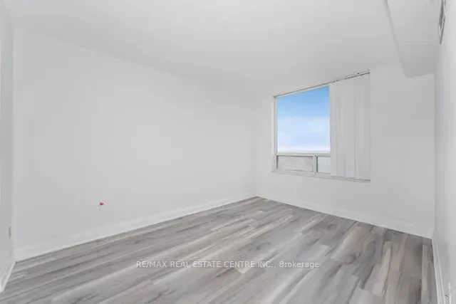 285 Enfield Place, #1207
