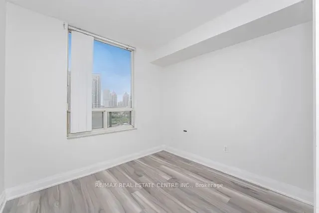 285 Enfield Place, #1207