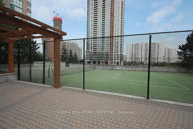 285 Enfield Place, #1207