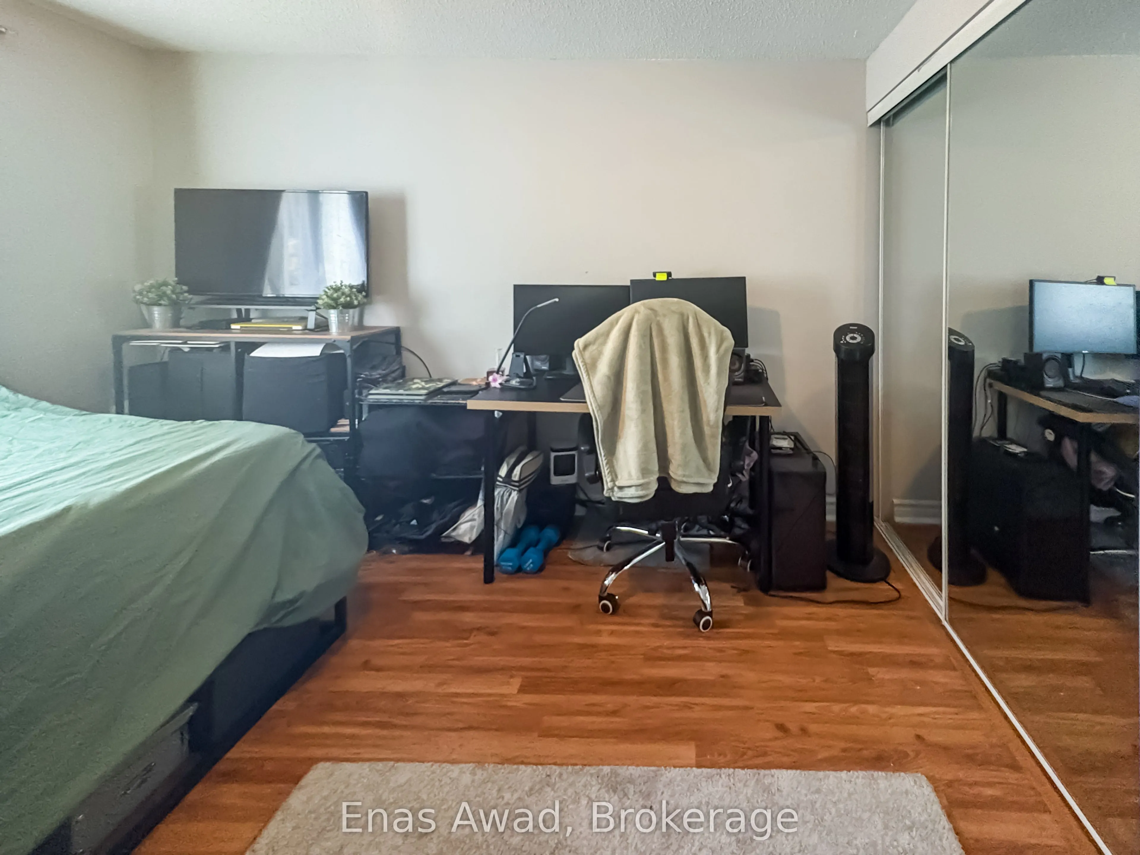 3072 Patrick Crescent