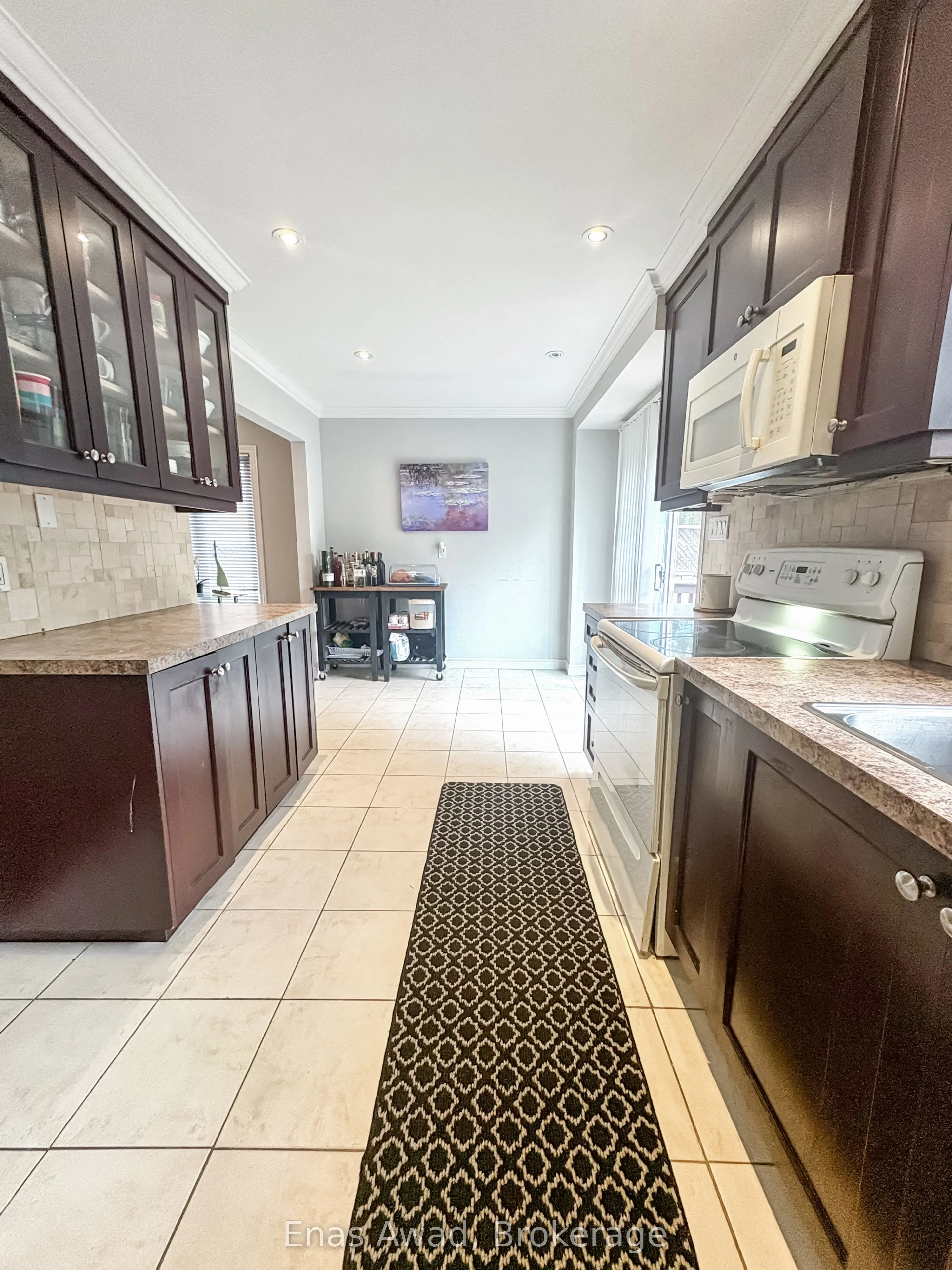 3072 Patrick Crescent