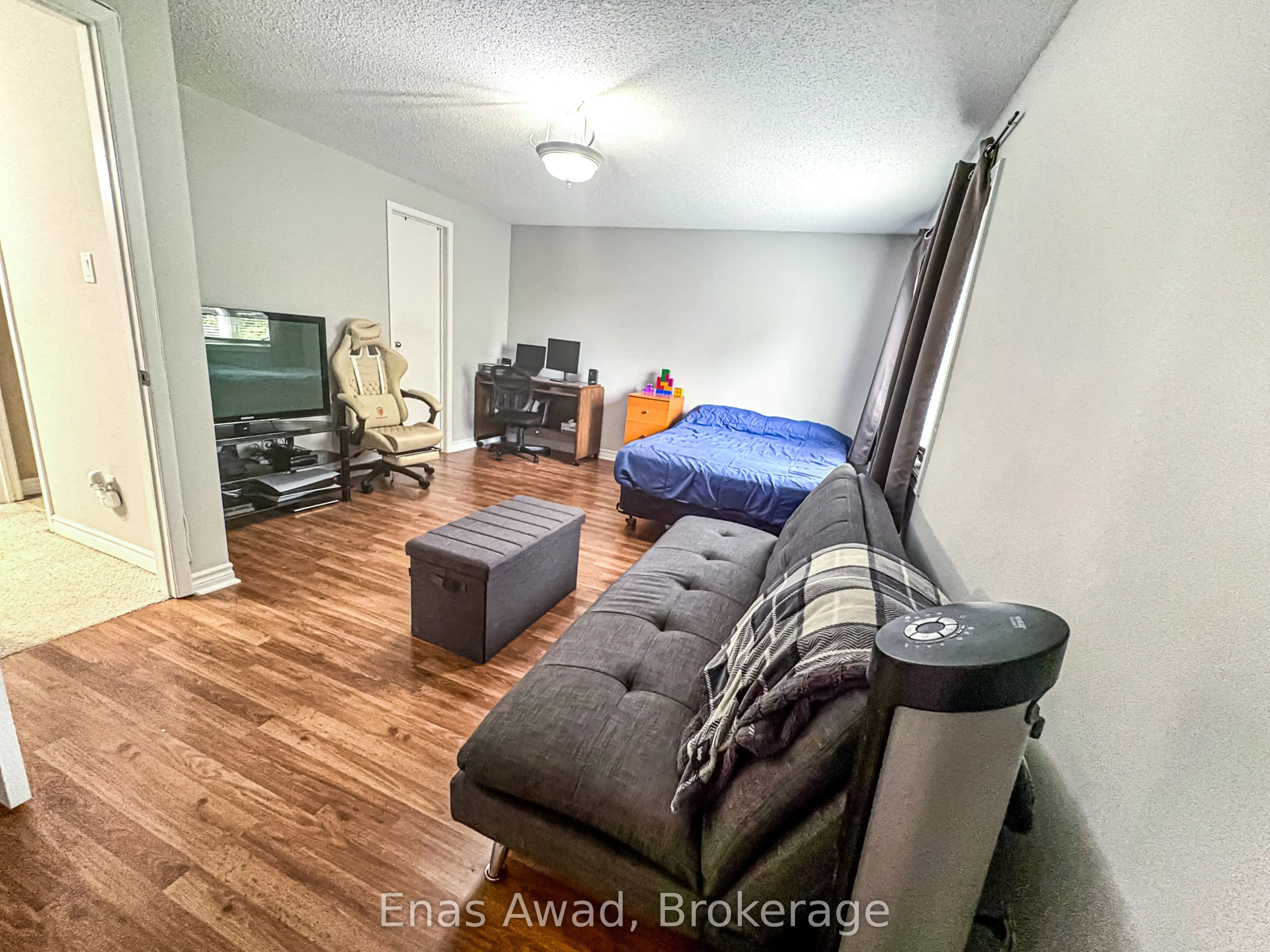 3072 Patrick Crescent
