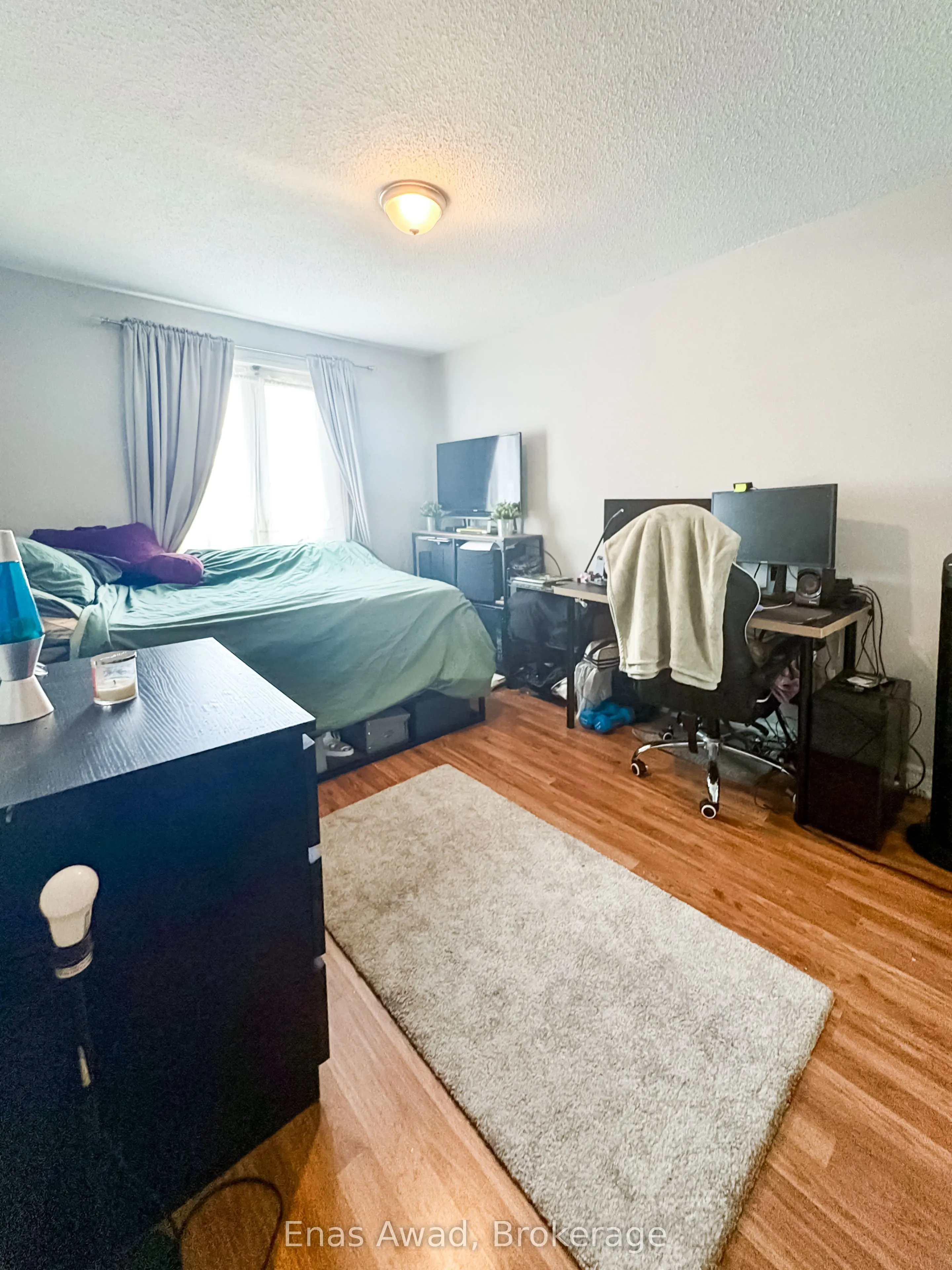 3072 Patrick Crescent