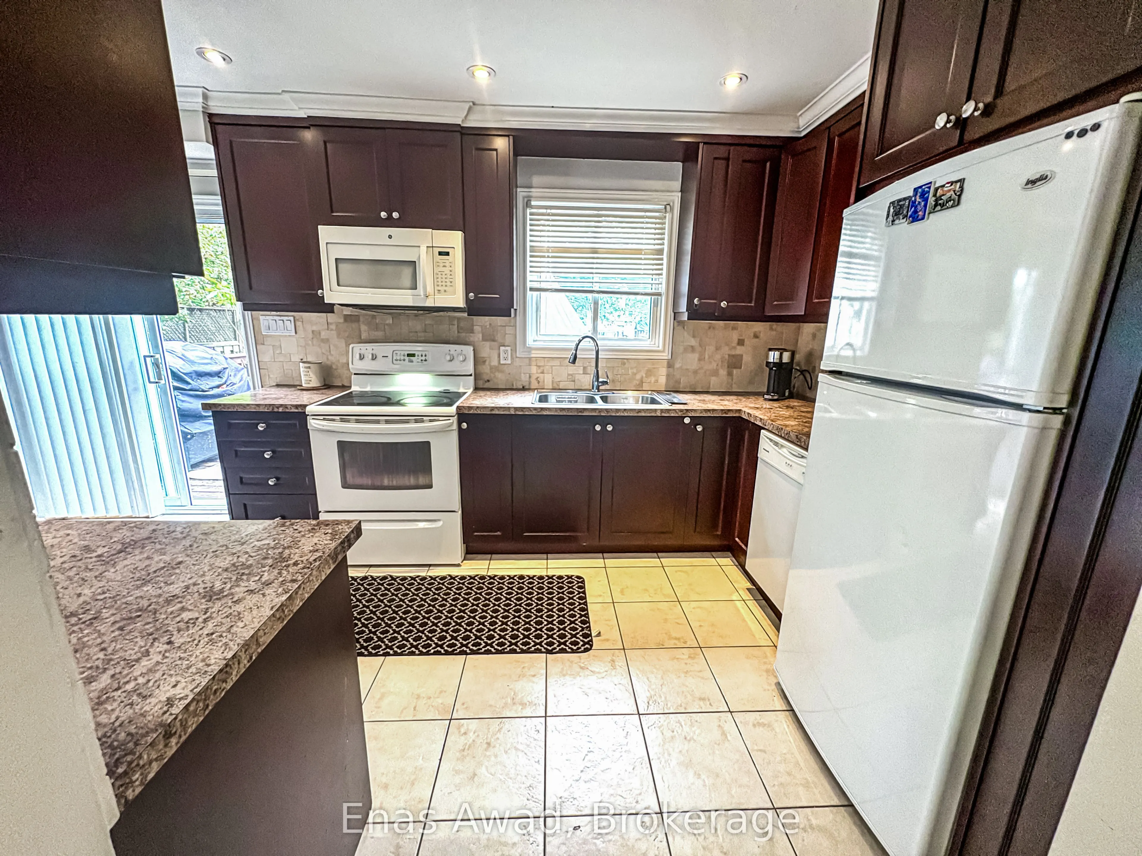 3072 Patrick Crescent