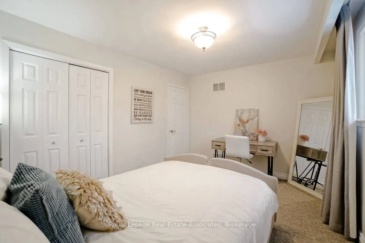 23 Rosemeade Avenue