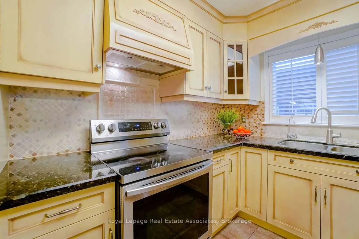 23 Rosemeade Avenue