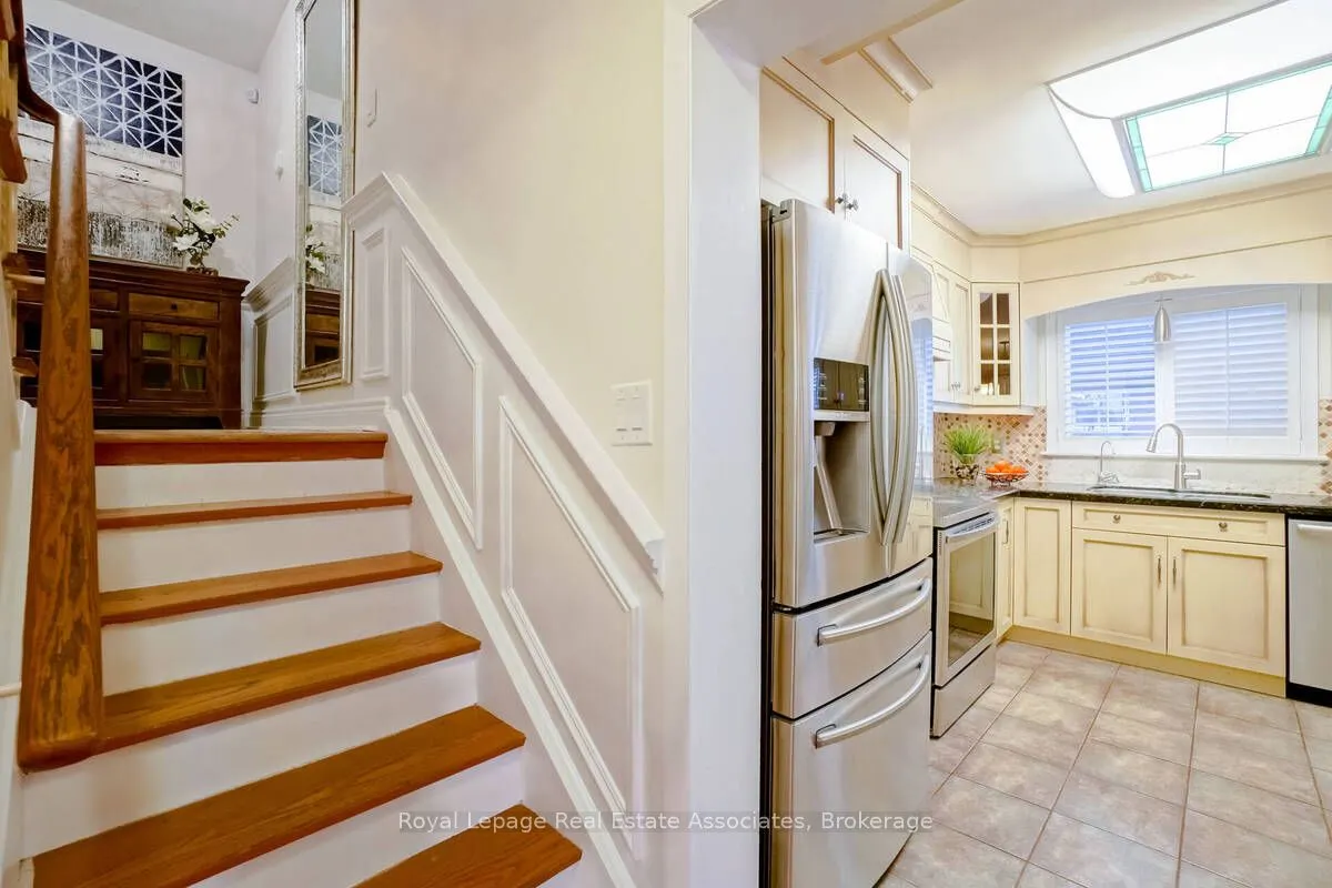 23 Rosemeade Avenue