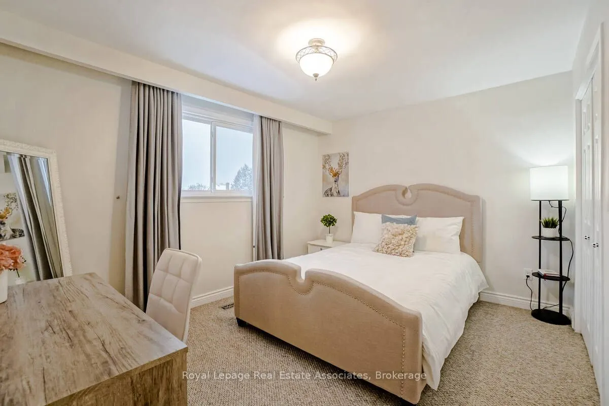 23 Rosemeade Avenue