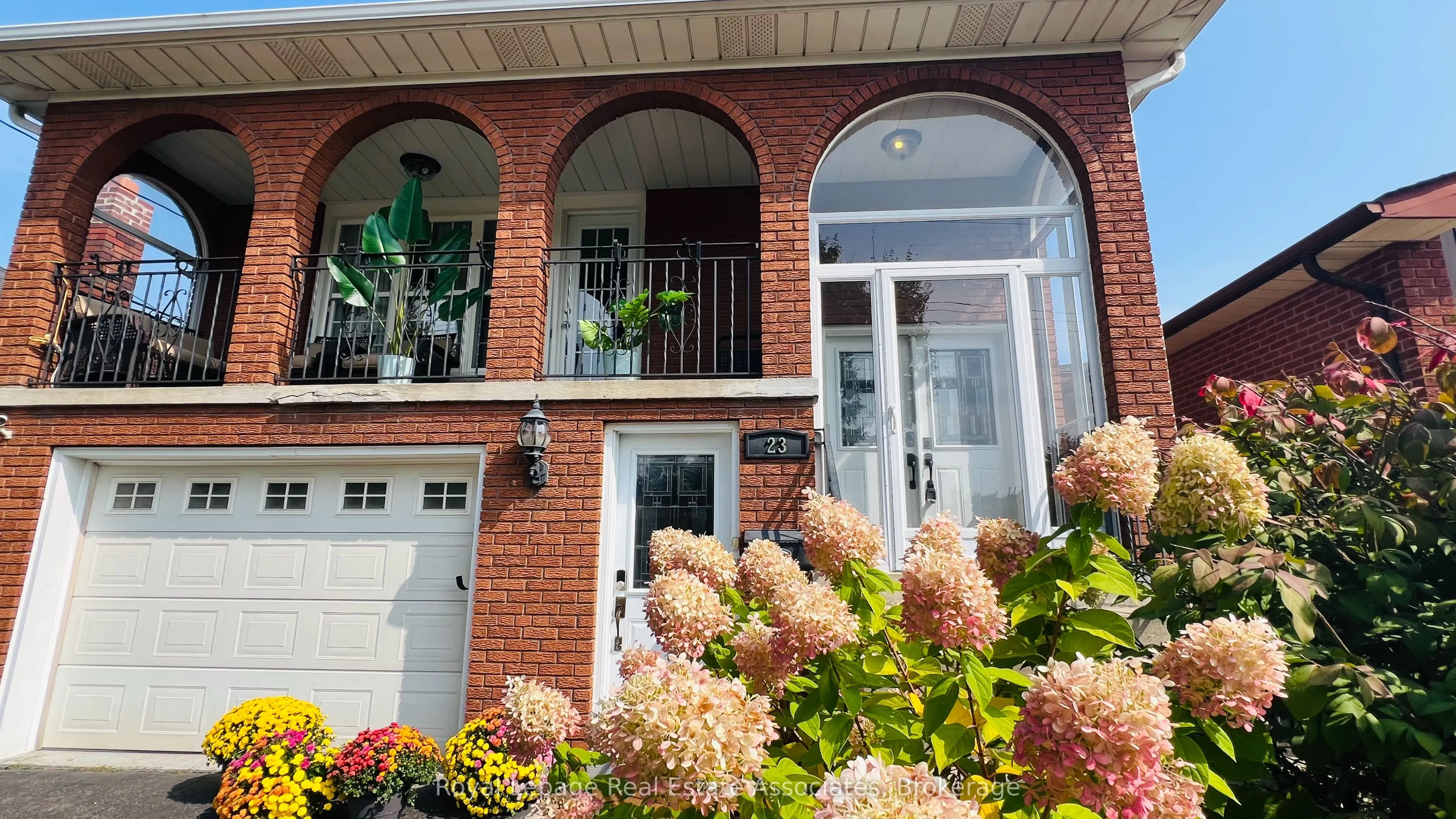 23 Rosemeade Avenue