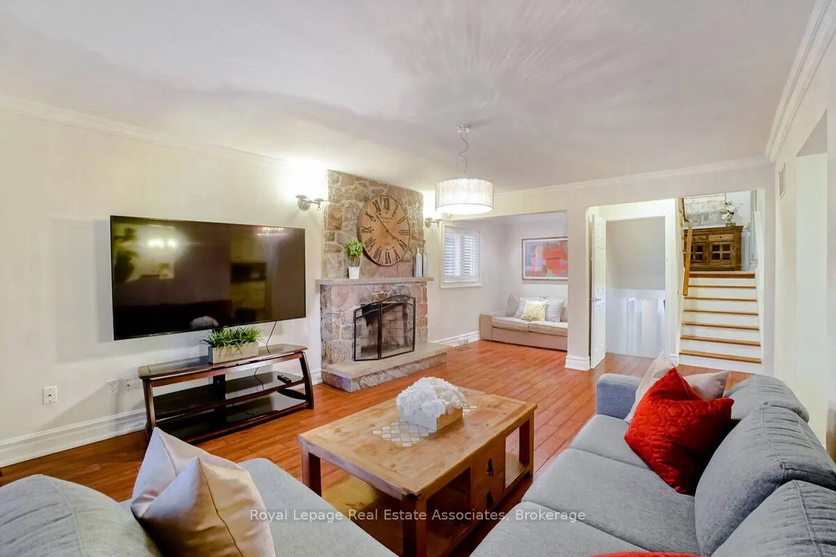 23 Rosemeade Avenue