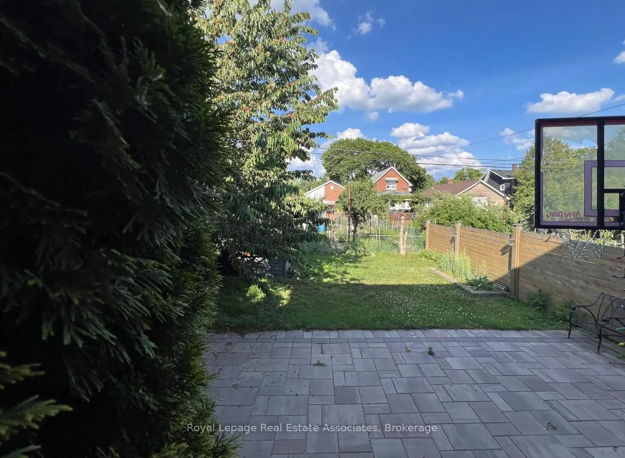 23 Rosemeade Avenue