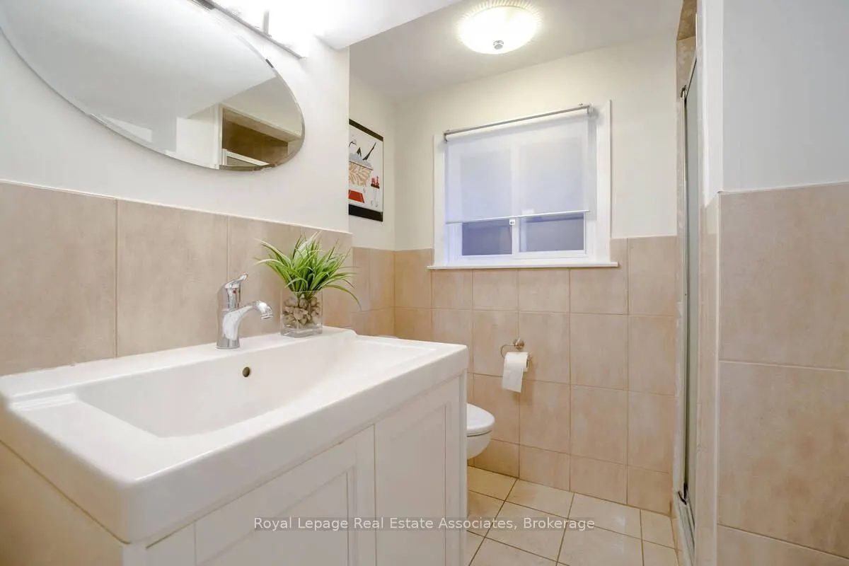 23 Rosemeade Avenue