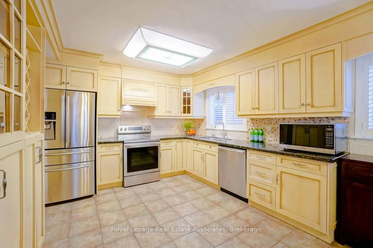 23 Rosemeade Avenue