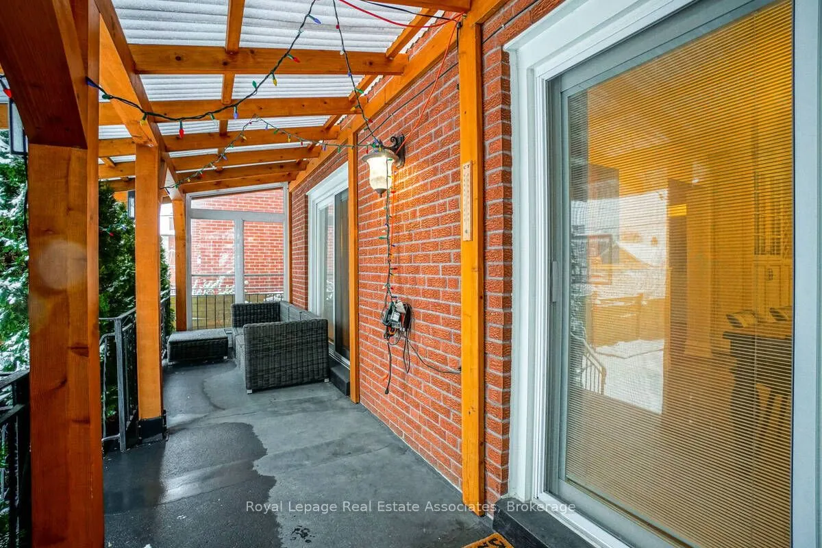 23 Rosemeade Avenue