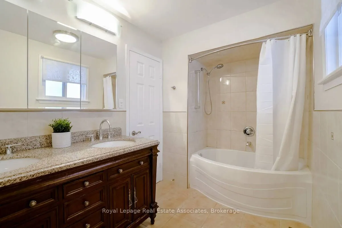 23 Rosemeade Avenue