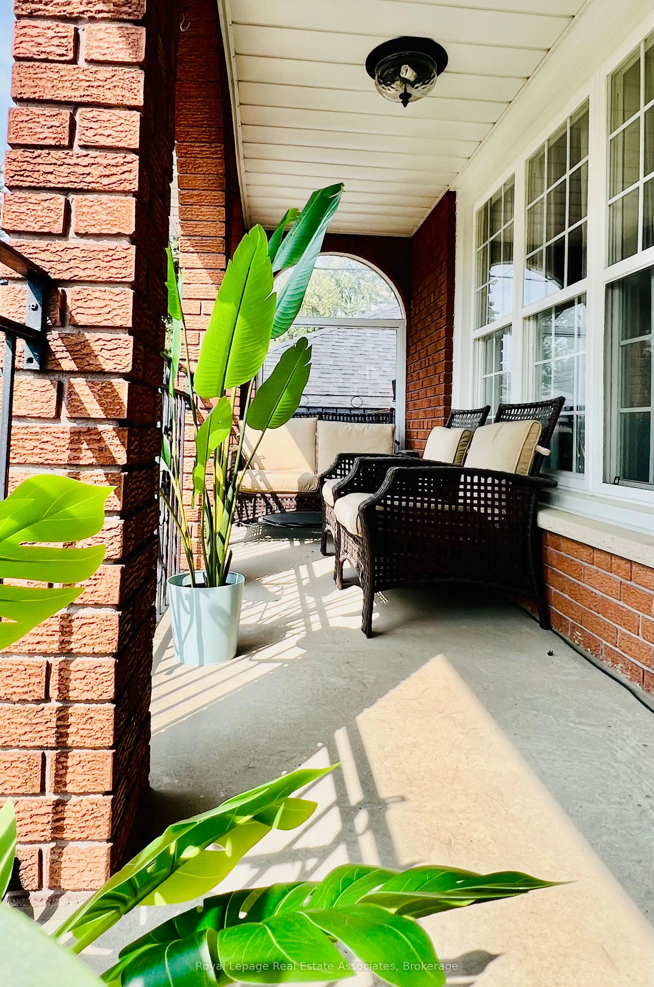 23 Rosemeade Avenue