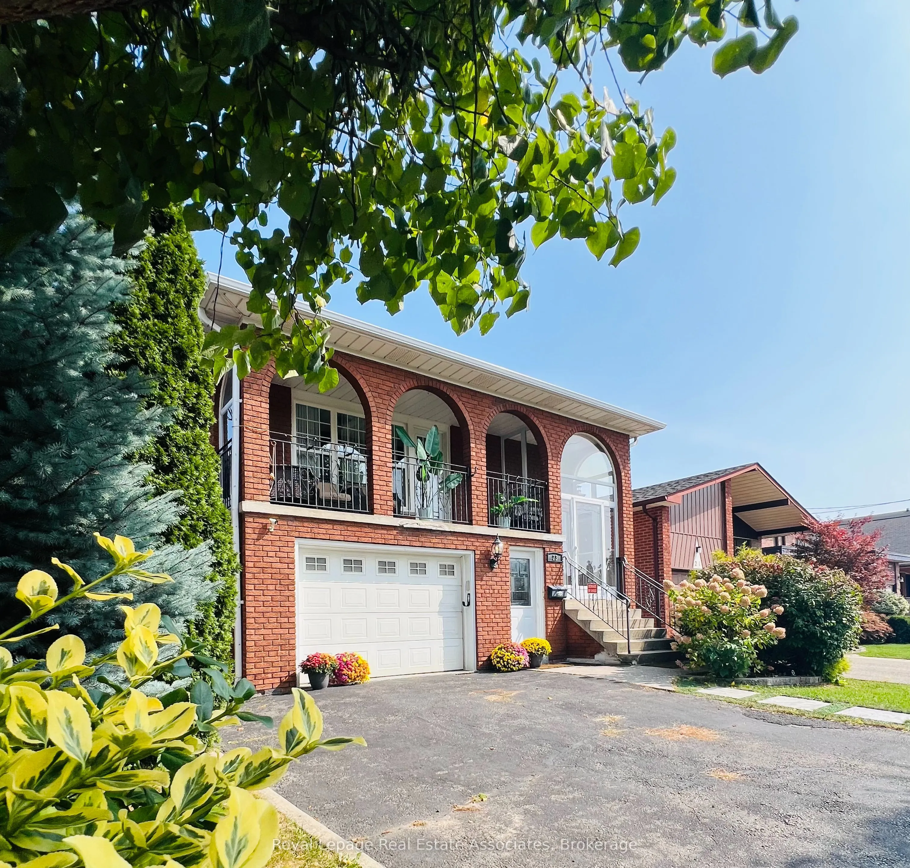 23 Rosemeade Avenue