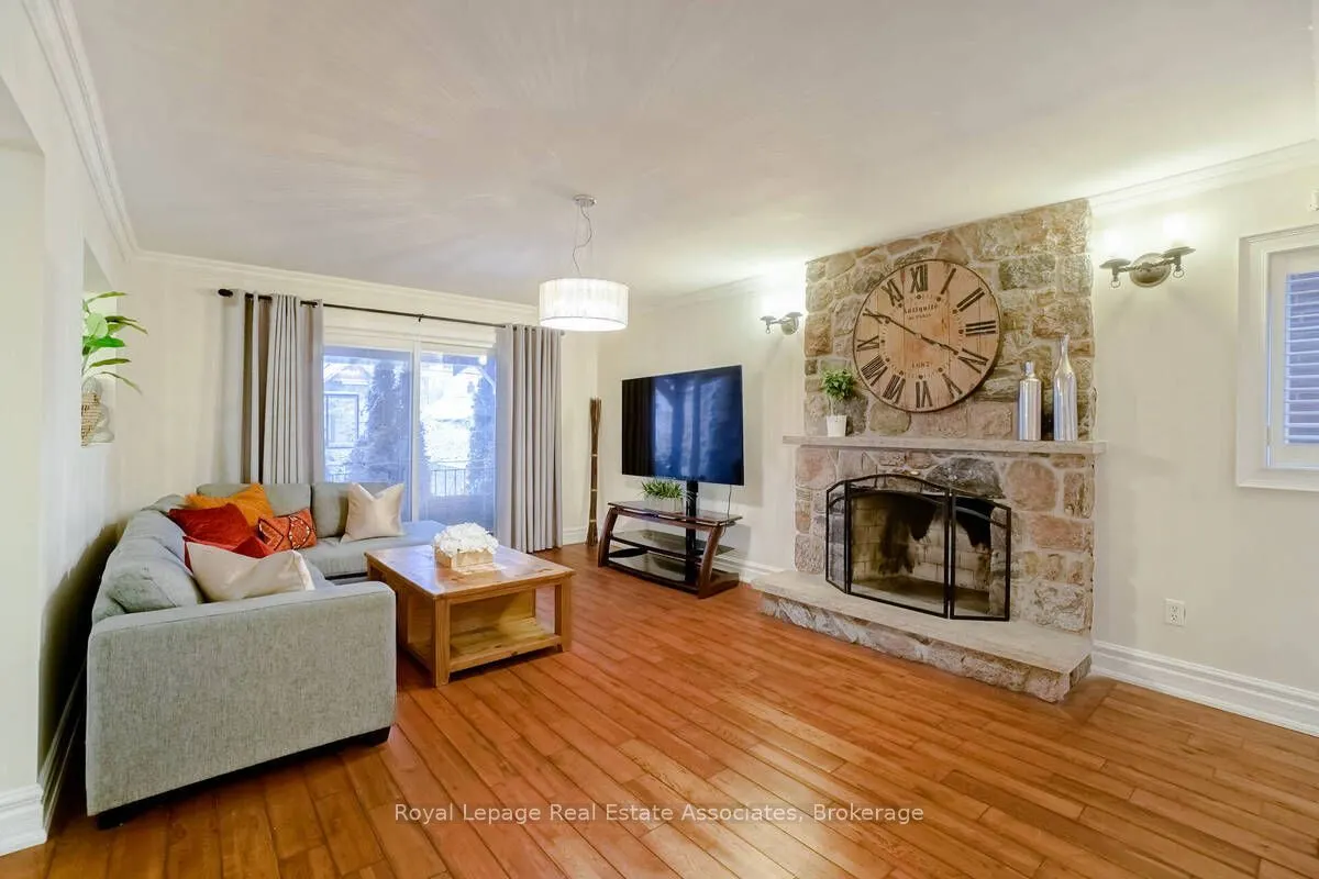 23 Rosemeade Avenue