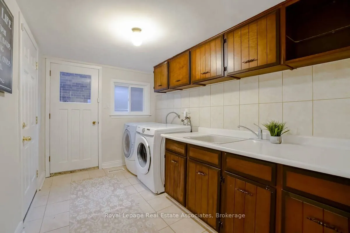 23 Rosemeade Avenue